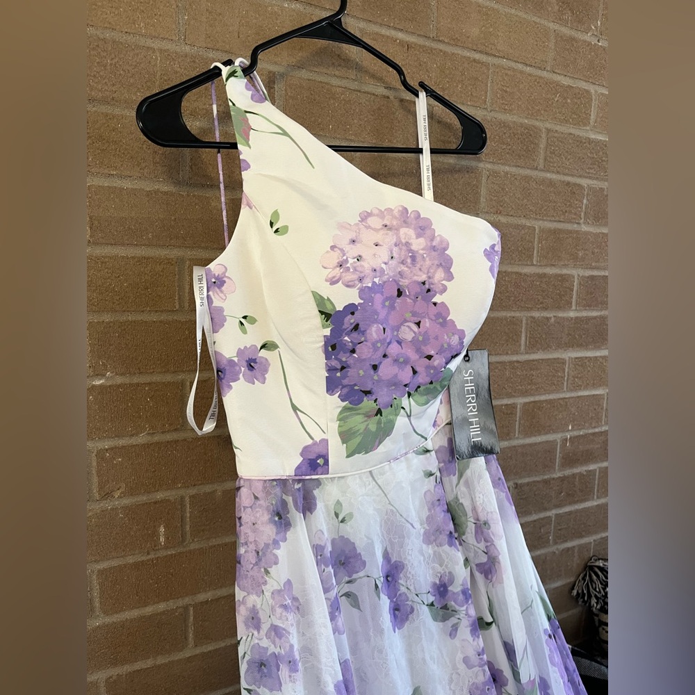 Sherri Hill - Picture 4 of 7